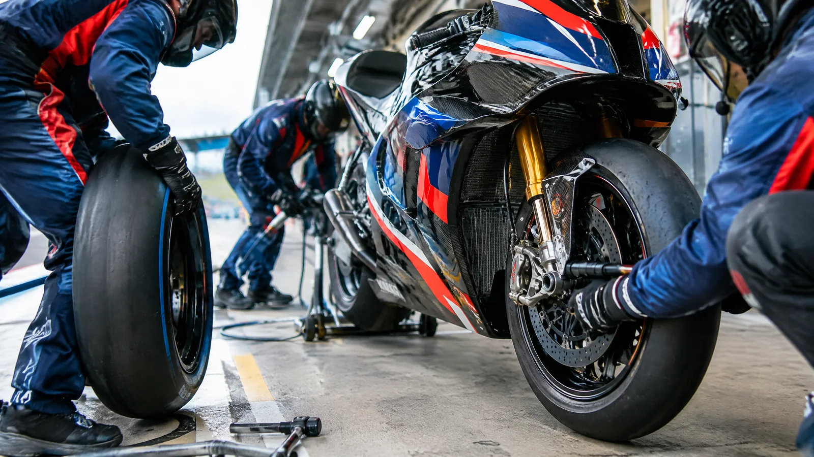 Avoid getting locked out of any race weekend! visual